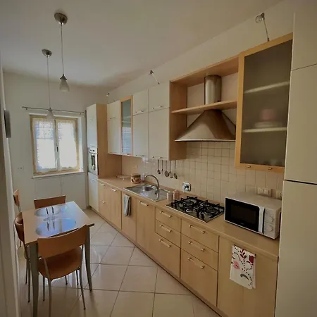 Tatil Evi Decia's House A Due Passi Dalla Metro A *