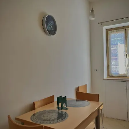 Decia's House A Due Passi Dalla Metro A Tatil Evi *