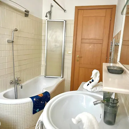 Tatil Evi Decia's House A Due Passi Dalla Metro A