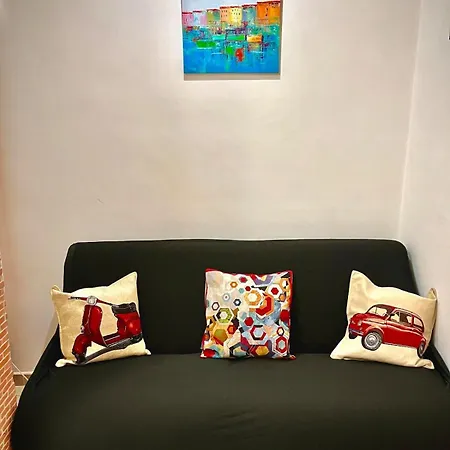 Decia's House A Due Passi Dalla Metro A Tatil Evi Roma