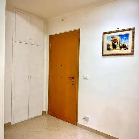 Decia's House A Due Passi Dalla Metro A Tatil Evi *