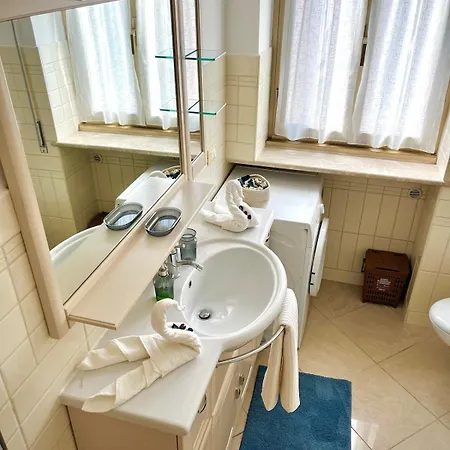 Tatil Evi Decia's House A Due Passi Dalla Metro A Roma